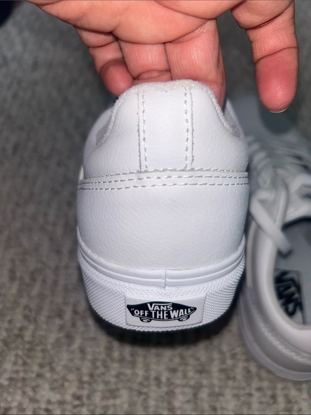 NEW *Display* Vans Seldan White Leather Low Top Sneakers Women’s 9 - Picture 9 of 10